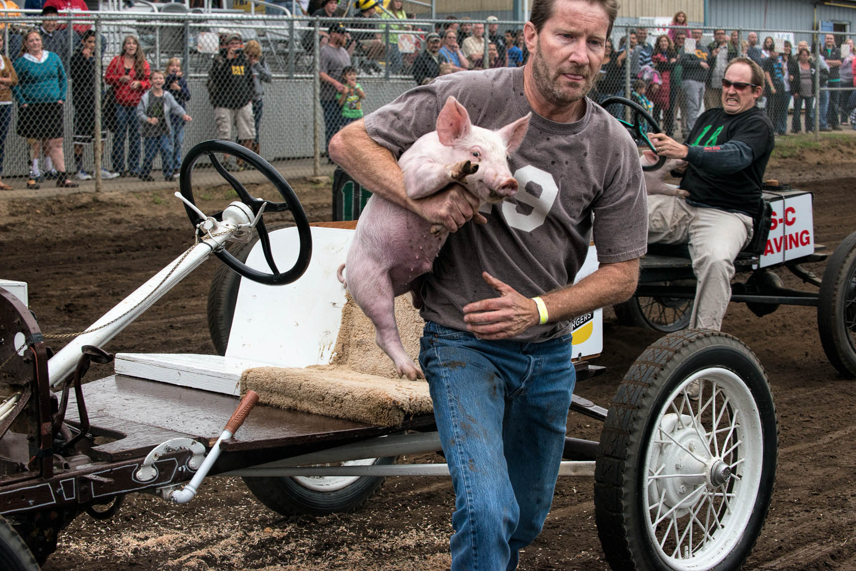 Pig and Ford Races, William Bragg, editorial photographer, Portland, Oregon